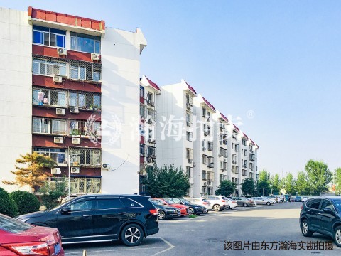 晓月苑一里9号楼1单元401号
