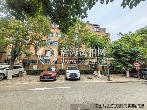 中间建筑三区8号楼1单元102室（下叠别墅）