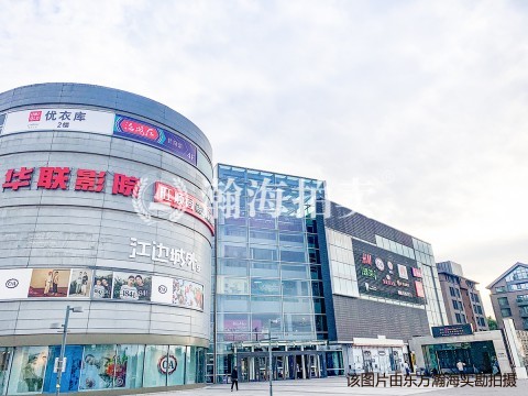万城华府玺园17号楼1058号联排别墅+底下仓储