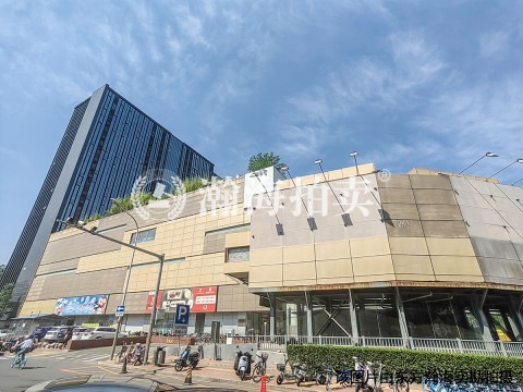 新华联国际公寓6单元2101室（带1车位）