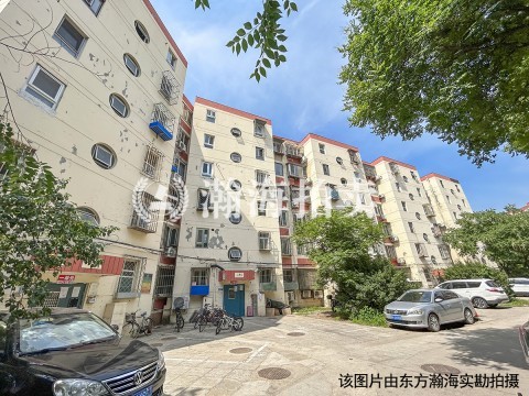 卢沟桥南里甲八号院3号楼5单元502室