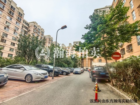 冠英园西区30号楼1单元B01室（半地下）