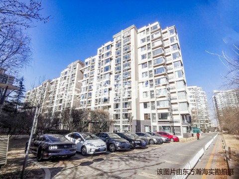 燕莎后2号楼306室