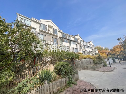 桃花岛998号负1层（112个车位分拍）