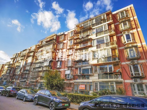 和义西里三区2号楼4单元502室