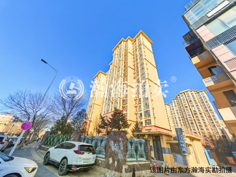 米拉小镇11号楼606室