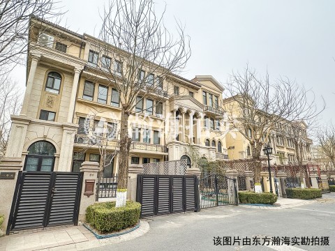 中海尚湖世家42号楼1单元102室（下叠别墅）