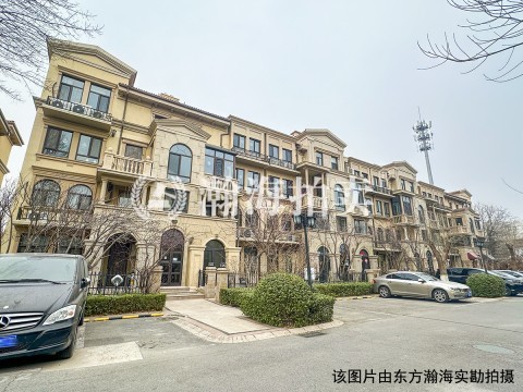 中海尚湖世家42号楼1单元102室（下叠别墅）