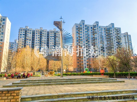 郁花园三里8号楼2单元1402室