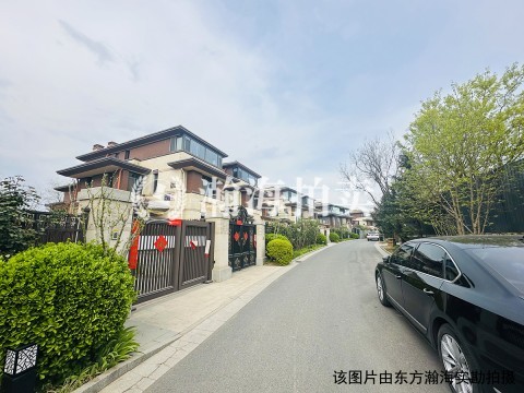 燕西华府44号楼101号（联排别墅带2车位）