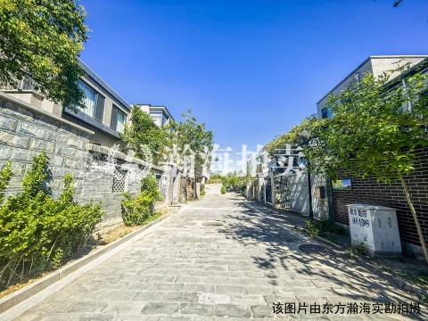果岭小镇19号楼1单元502室