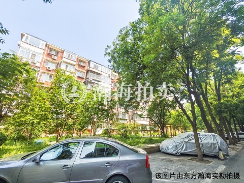 新源街10号楼3单元602室
