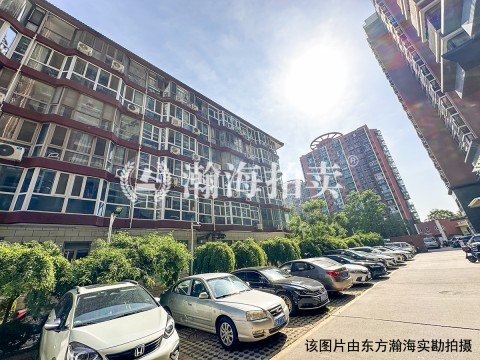 泰中花园1号楼10单元402室