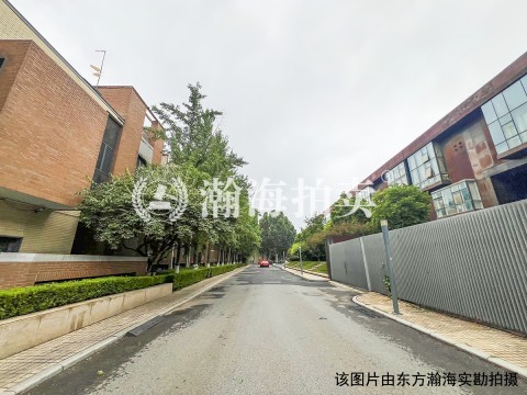 中间建筑二区16号楼01室