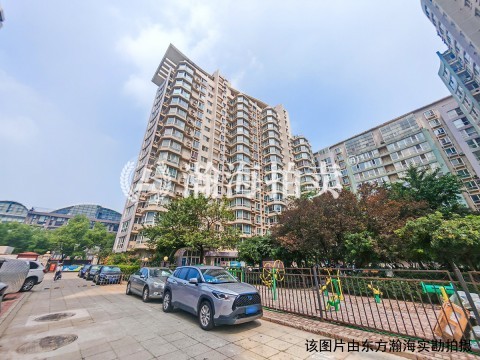 华府景园1号楼4单元302室
