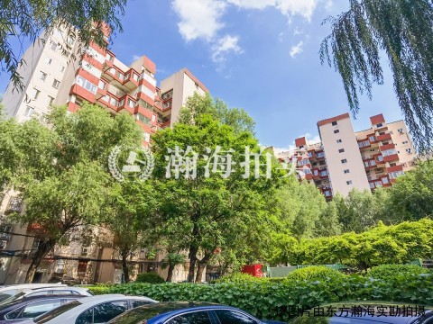 小关北里204号楼6单元402室