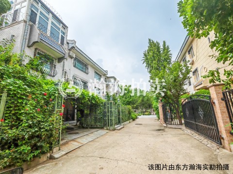 怡龙别墅12号楼C621室