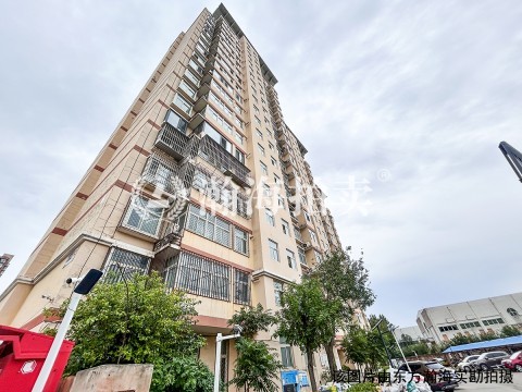 林校中里5号楼4单元301室