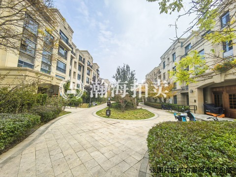 领秀翡翠山B区20号楼3单元501室