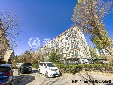 名佳花园二区25号楼1单元131室