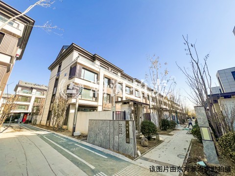 天樾书院18号楼2单元3室（上叠别墅）