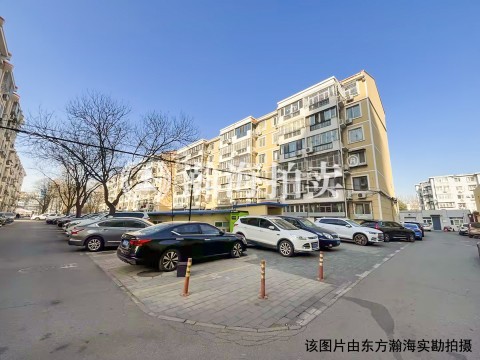 胜利小区24号楼五单元302室