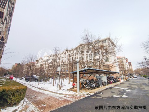 秋露园12号楼4单元301室