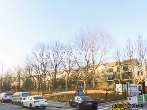 珠江萨尔斯郡101号楼101室