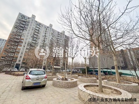 郁花园三里8号楼2单元1402室