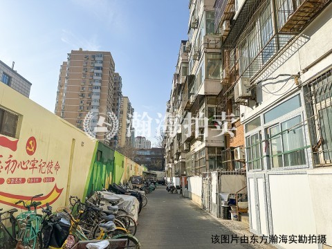 雅宝里16号楼4单元402室