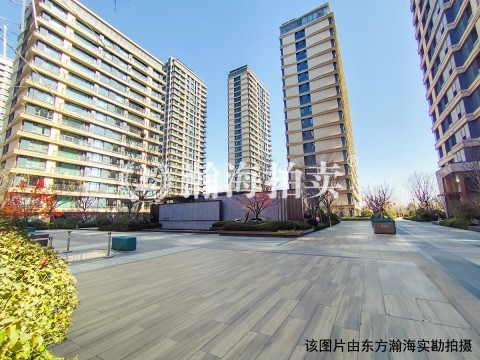 东叁金茂府6号楼701室