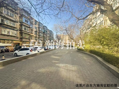 团结湖北三条14号楼1单元102室