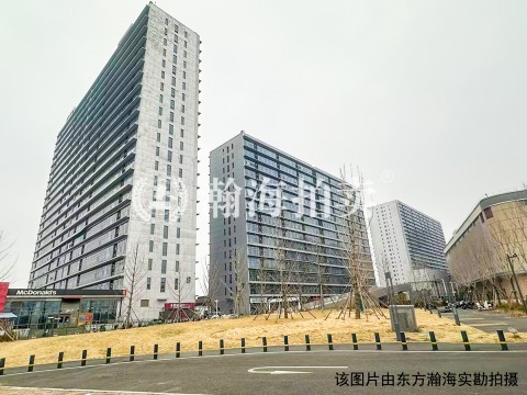 珠江摩尔国际中心8号楼1单元610室