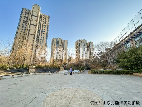 裘马都1号楼802室