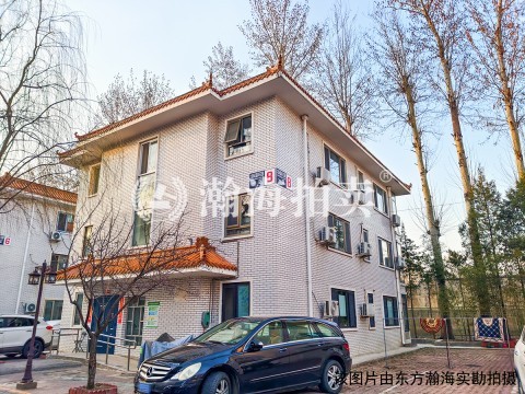 龙脉温泉80号楼B1室