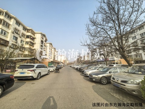 秋露园4号楼3单元302室