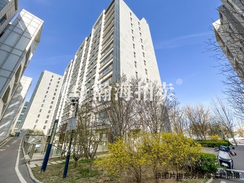 宏远临空总部港5号楼102室（-1至5层）