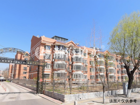 湖北小区1号楼204室